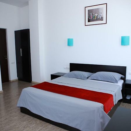 Ossanna Hotel Ереван Екстериор снимка